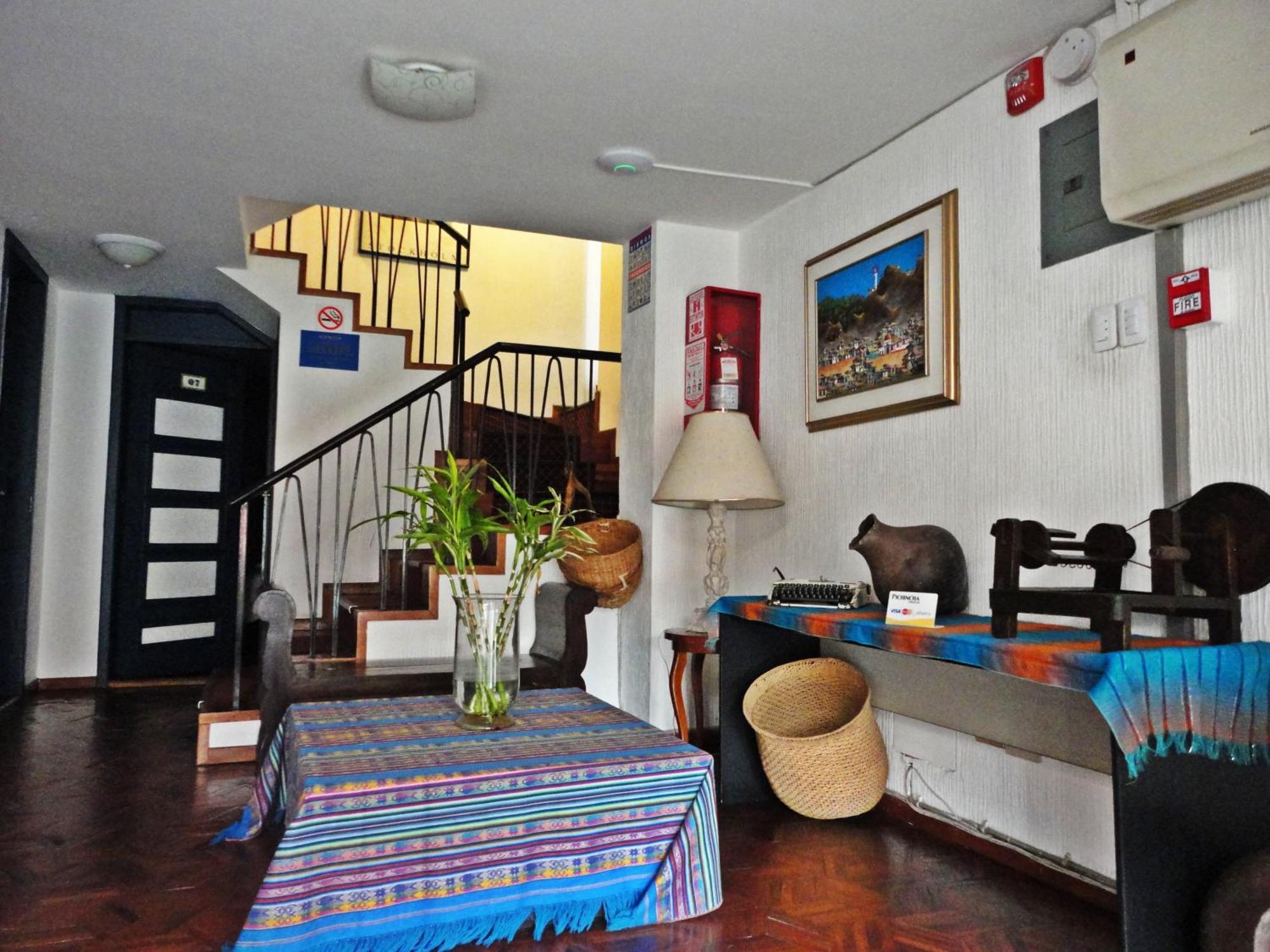 Hotel Rincon Escandinavo Кіто Екстер'єр фото